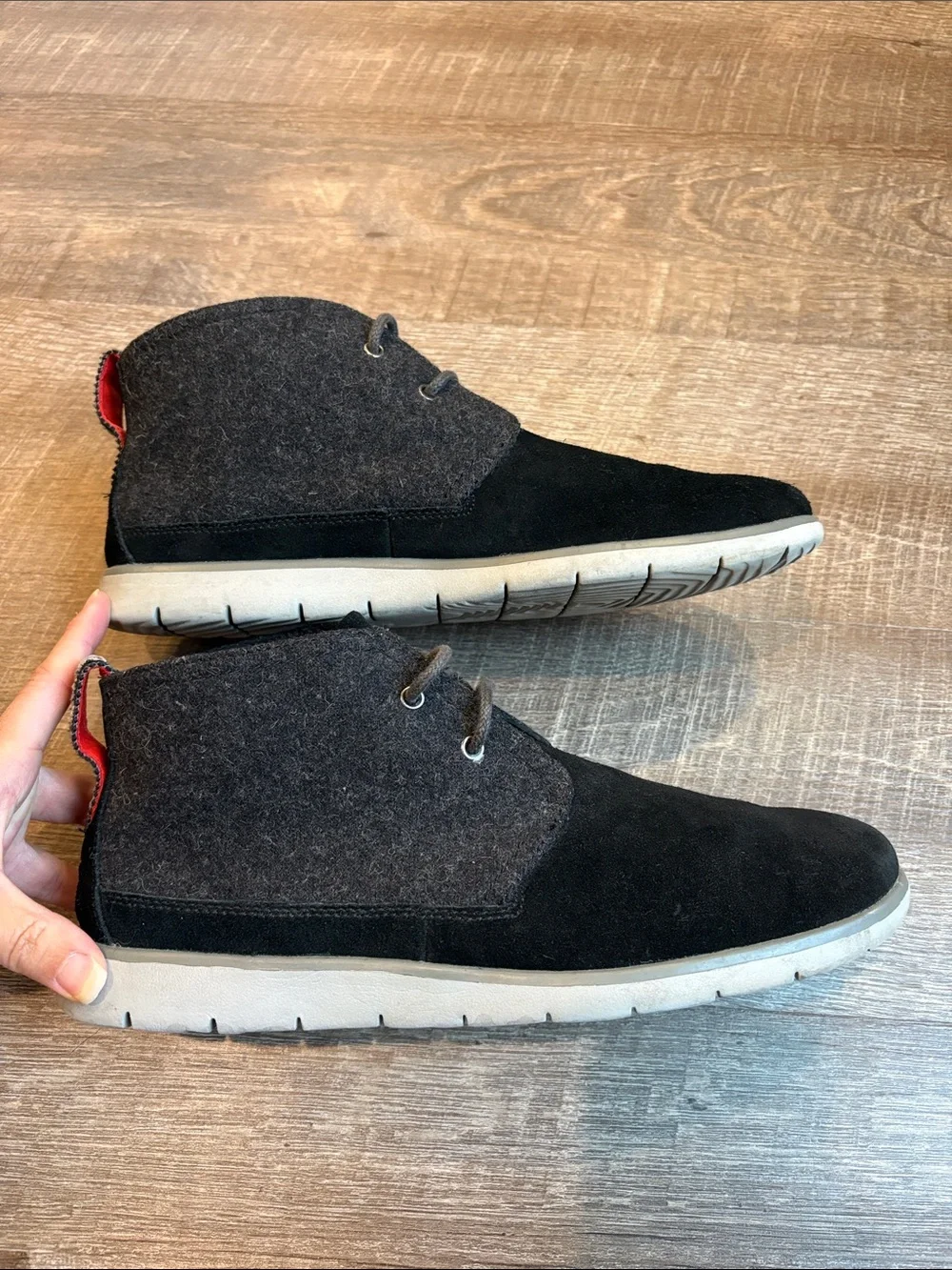 UGG Freamon Wool & Suede Chukka Boots Men's 10 Black & Gray